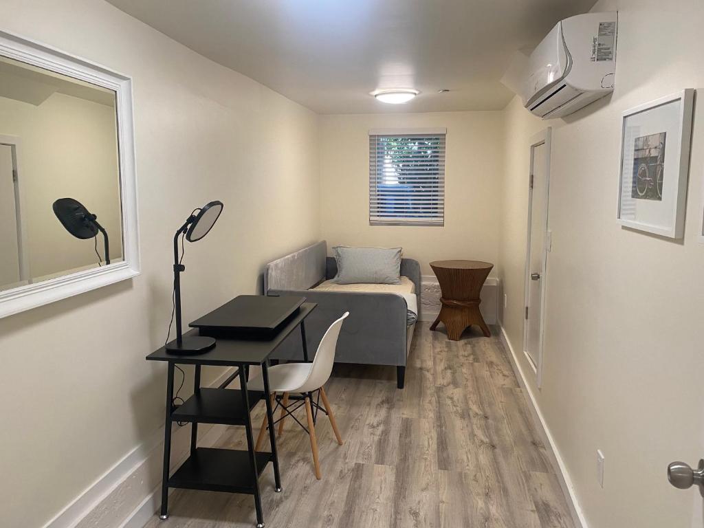 Charming 3BR 1BA Apt in Mission